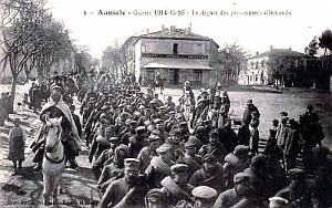AUMALE - GUERRE 14 - DEPART DES PRISONNIERS ALLEMANDS